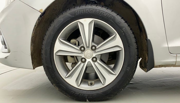 2018 Hyundai Verna 1.6 VTVT SX, CNG, Manual, 50,302 km, Left Front Wheel