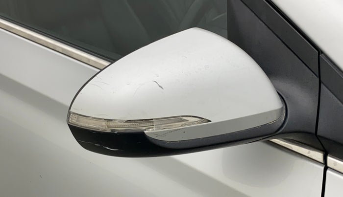 2018 Hyundai Verna 1.6 VTVT SX, CNG, Manual, 50,302 km, Right rear-view mirror - Indicator light not working