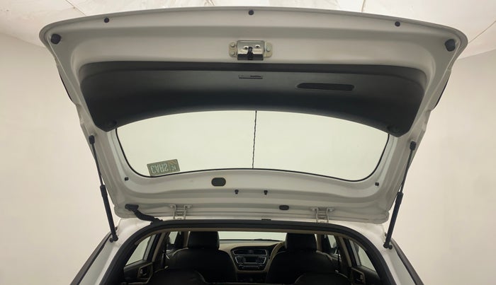 2019 Hyundai Elite i20 MAGNA PLUS 1.2, Petrol, Manual, 17,754 km, Boot Door Open