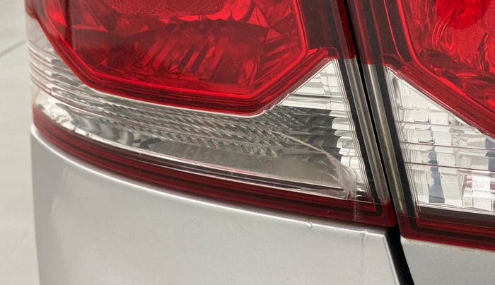 2010 Honda Civic 1.8L I-VTEC V MT, Petrol, Manual, 1,12,814 km, Left tail light - Minor damage
