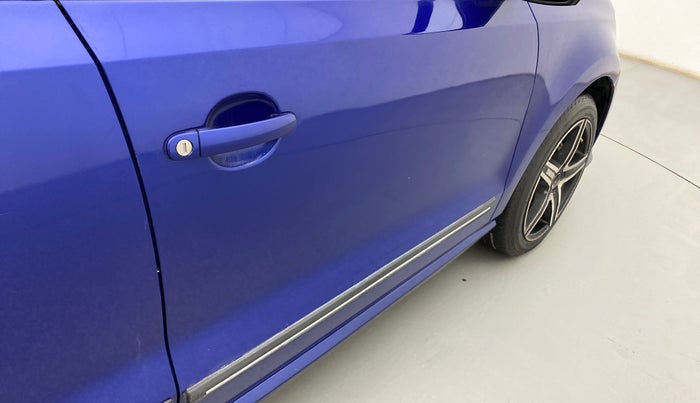 2020 Volkswagen Polo TRENDLINE 1.0L, Petrol, Manual, 54,323 km, Driver-side door - Paint has faded