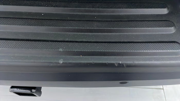 Ford Expedition-Bumper Rear Scratch