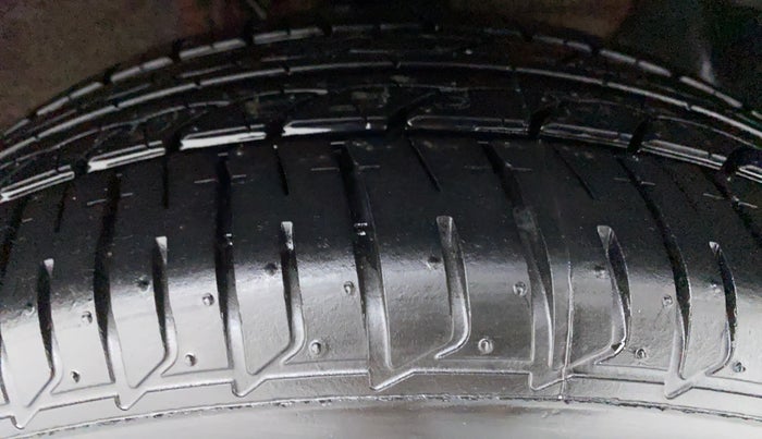 2014 Hyundai Elite i20 ASTA 1.2, Petrol, Manual, 43,147 km, Right Front Tyre Tread