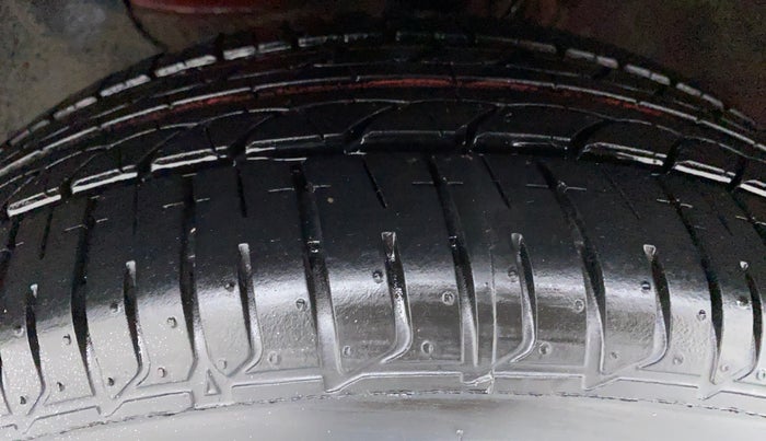 2014 Hyundai Elite i20 ASTA 1.2, Petrol, Manual, 43,147 km, Left Front Tyre Tread