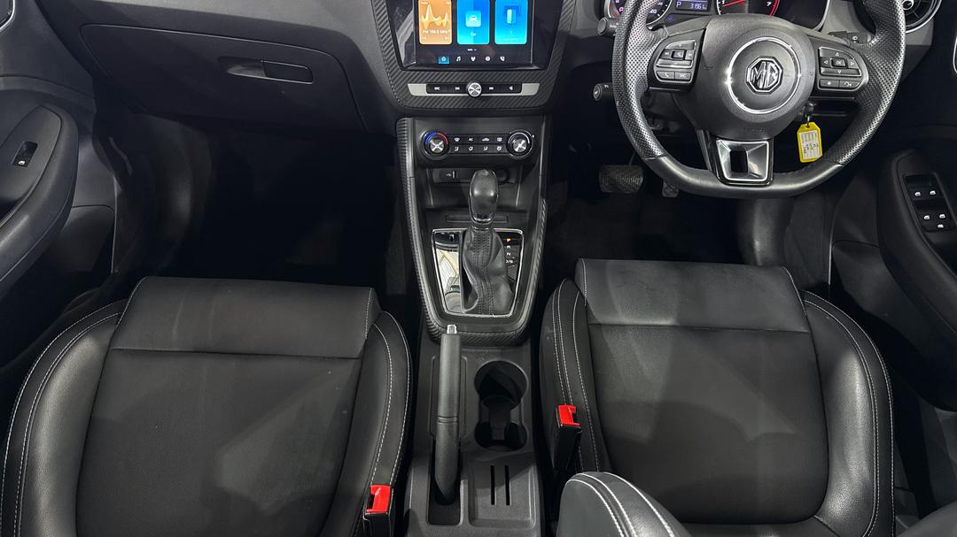 2023 MG ZS Excite, Automatic, 31961 km, Center Console