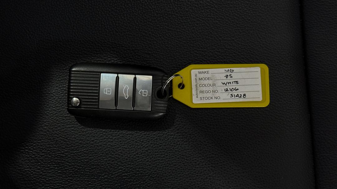 2023 MG ZS Excite, Automatic, 31961 km, Key Close-up
