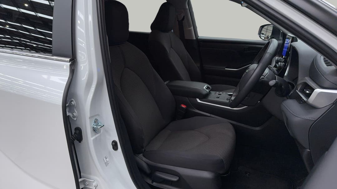 2025 Toyota Kluger Gx Hybrid AWD, Automatic, 11816 km, Right Side Front Door Cabin View