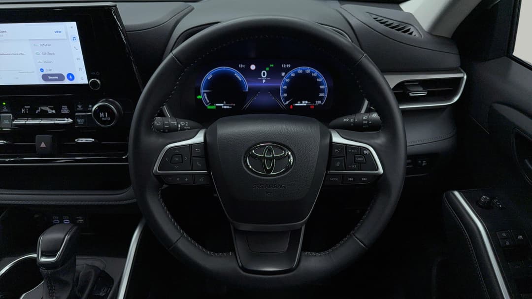 2025 Toyota Kluger Gx Hybrid AWD, Automatic, 11816 km, Steering Wheel Close-up