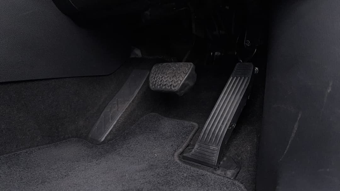 2025 Toyota Kluger Gx Hybrid AWD, Automatic, 11816 km, Pedals and Footmat