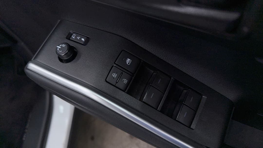 2025 Toyota Kluger Gx Hybrid AWD, Automatic, 11816 km, Drivers Side Door Panel Controls