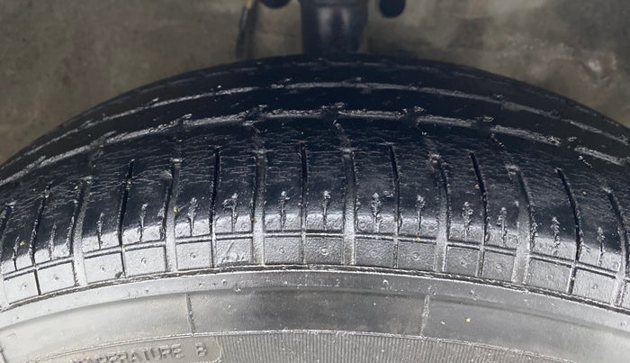 2016 Maruti Ritz LDI, Diesel, Manual, 61,030 km, Right Front Tyre Tread