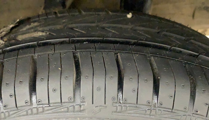 2019 Honda Amaze 1.2L I-VTEC S, CNG, Manual, 43,184 km, Left Rear Tyre Tread