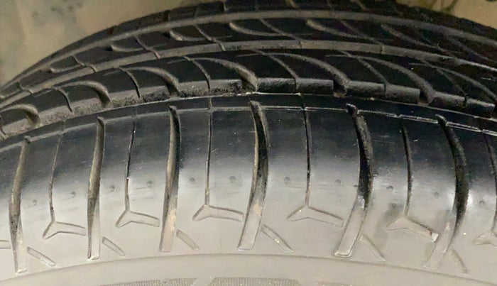 2019 Honda Amaze 1.2L I-VTEC S, CNG, Manual, 43,517 km, Left Front Tyre Tread