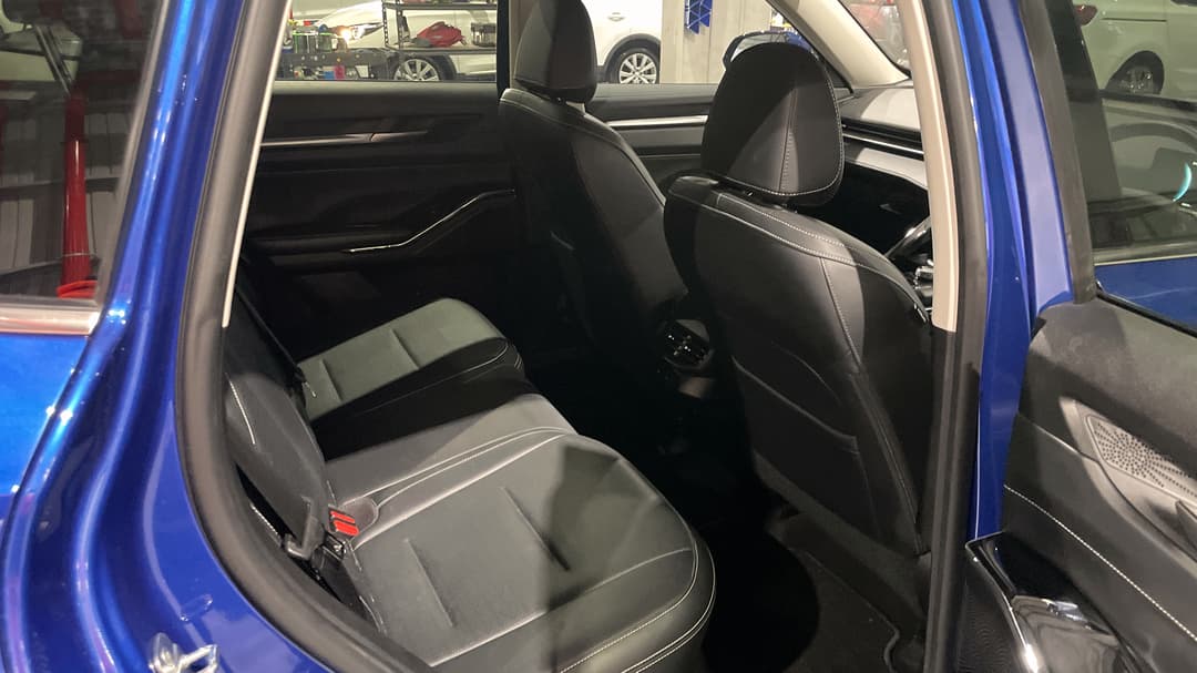 2022 GWM Haval H6 Ultra, Automatic, 39878 km, Right Side Rear Door Cabin View