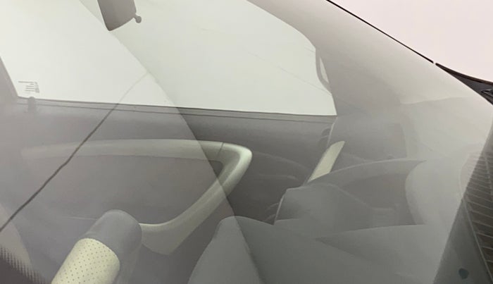 2013 Renault Duster 85 PS RXL DIESEL, Diesel, Manual, 83,787 km, Front windshield - Minor spot on windshield