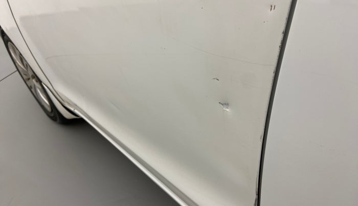 2013 Maruti Ertiga VXI, Petrol, Manual, 88,701 km, Front passenger door - Slightly dented