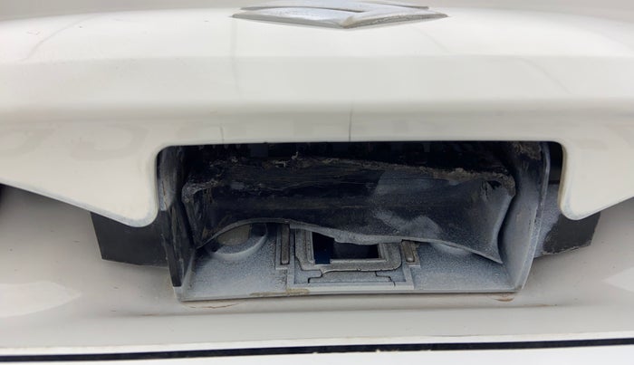2013 Maruti Ertiga VXI, Petrol, Manual, 88,701 km, Dicky (Boot door) - Handle has minor damage