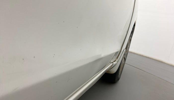 2013 Maruti Ertiga VXI, Petrol, Manual, 88,701 km, Driver-side door - Slightly dented