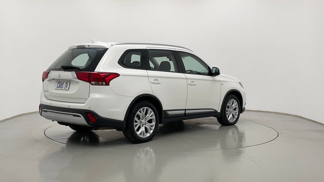 Right Back Diagonal (45- Degree) View