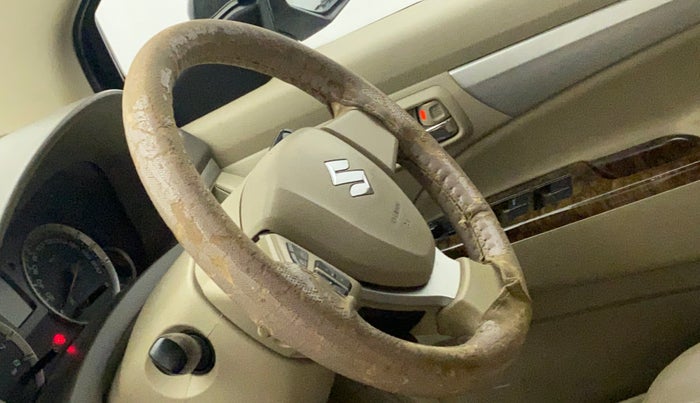2016 Maruti Ertiga VXI CNG, CNG, Manual, 94,408 km, Steering wheel - Steering cover is minor torn