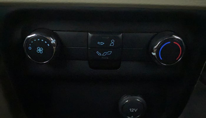 2018 Ford Endeavour 3.2l 4X4 AT Titanium, Diesel, Automatic, 34,004 km, Rear AC Temperature Control