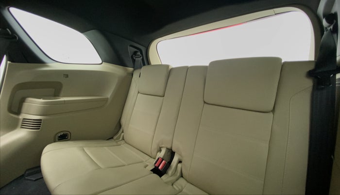 2018 Ford Endeavour 3.2l 4X4 AT Titanium, Diesel, Automatic, 34,004 km, Third Seat Row ( optional )