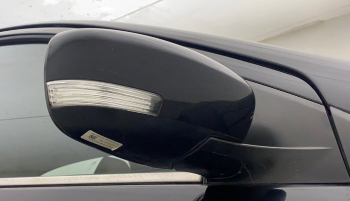 2020 Maruti Ciaz ALPHA  AT 1.5 SHVS PETROL, Petrol, Automatic, 23,697 km, Right rear-view mirror - Minor folding noise