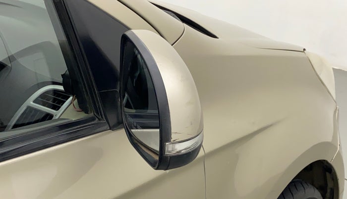 2011 Hyundai i20 ASTA 1.2, Petrol, Manual, 1,24,075 km, Right rear-view mirror - Mirror motor not working