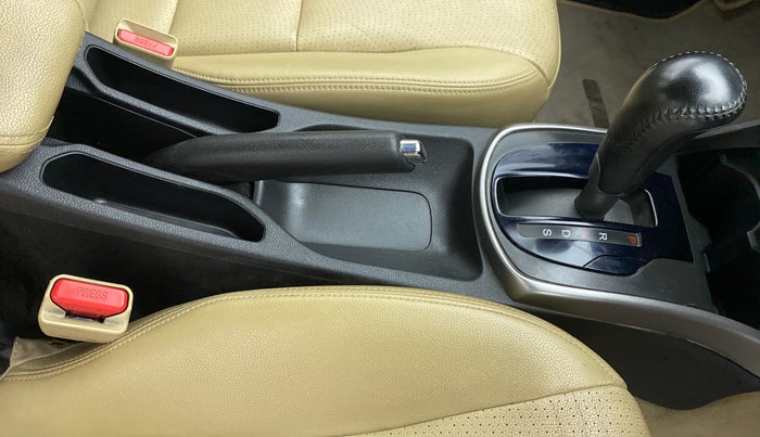 2015 Honda City VX CVT PETROL, Petrol, Automatic, 60,401 km, Gear Lever