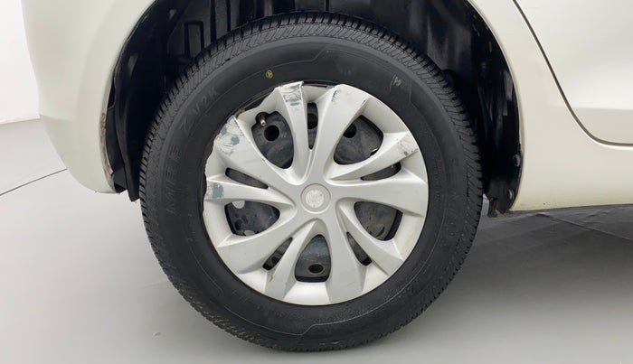 2015 Maruti Swift VXI, Petrol, Manual, 60,440 km, Right Rear Wheel