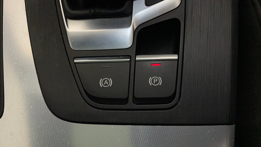 2020 Audi Q5 45 Tfsi Quattro Sport, Automatic, 67704 km, Handbrake