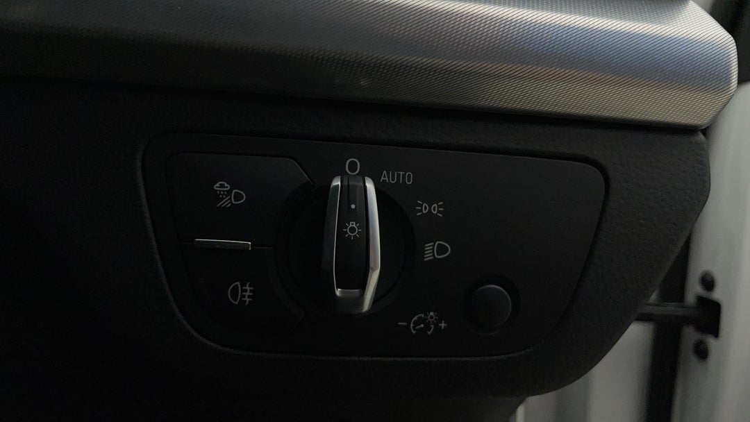 2020 Audi Q5 45 Tfsi Quattro Sport, Automatic, 67704 km, Utility Switches/Buttons