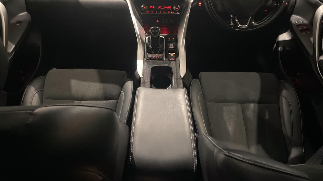 2023 Mitsubishi Eclipse Cross Aspire Phev (AWD), Automatic, 39536 km, Center Console