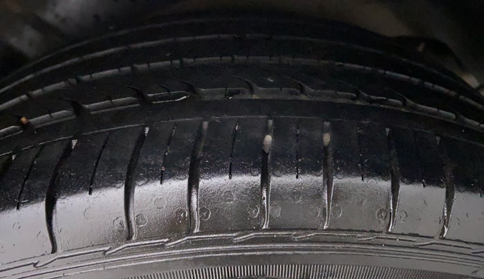 2018 Volkswagen Polo HIGH LINE PLUS 1.0, Petrol, Manual, 32,263 km, Left Rear Tyre Tread