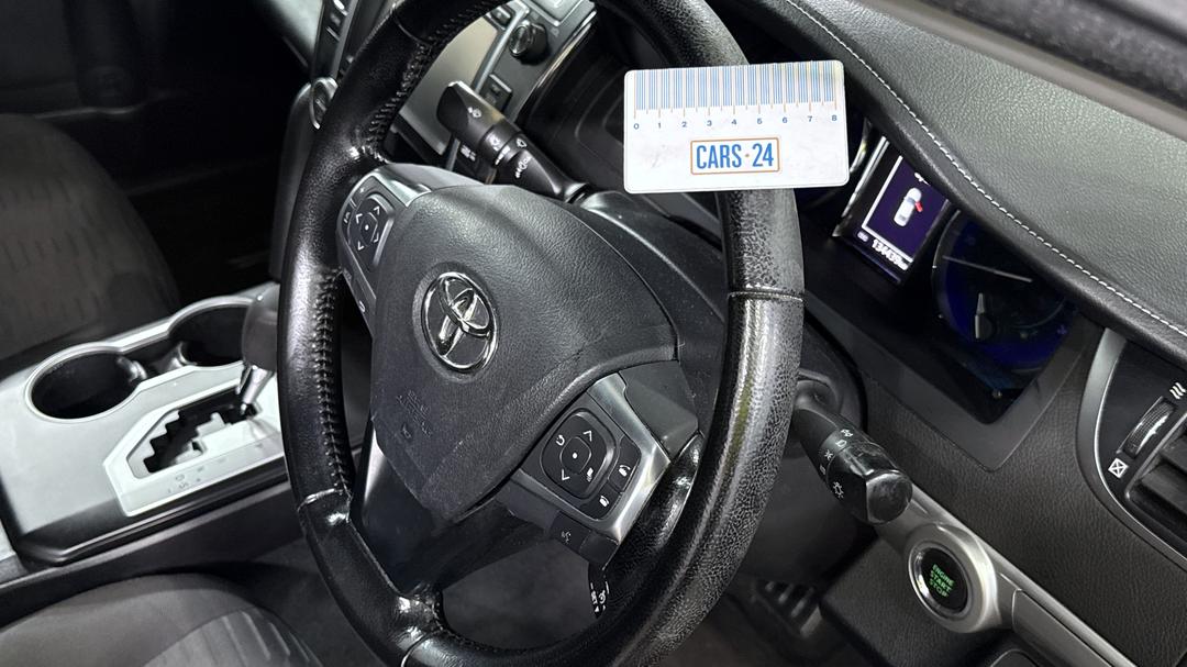 2017 Toyota Camry Rz S.e., Automatic, 134439 km, Steering Wheel Body Wear