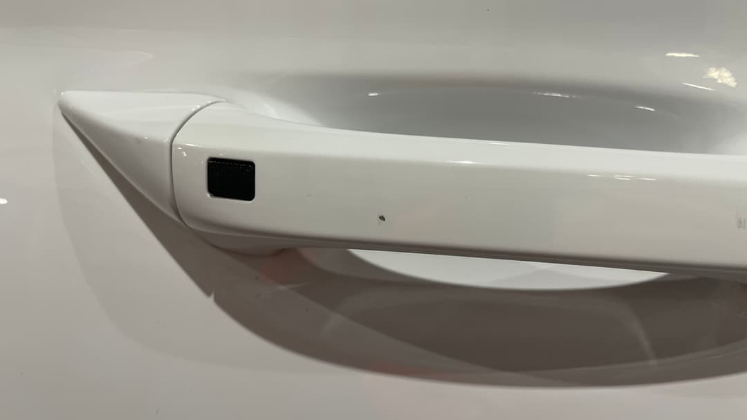 2022 Hyundai Ioniq Electric Elite, Automatic, 61549 km, Doors Front RHS Chip