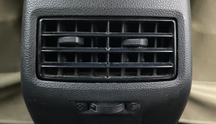 2016 Hyundai Elite i20 Sportz 1.2 VTVT MT, Petrol, Manual, 35,061 km, Rear AC Vents