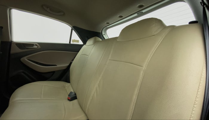 2016 Hyundai Elite i20 Sportz 1.2 VTVT MT, Petrol, Manual, 35,061 km, Right Side Rear Door Cabin
