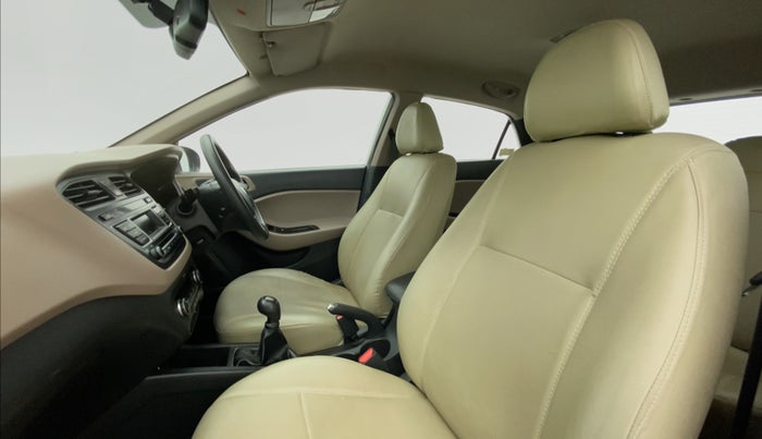 2016 Hyundai Elite i20 Sportz 1.2 VTVT MT, Petrol, Manual, 35,061 km, Right Side Front Door Cabin