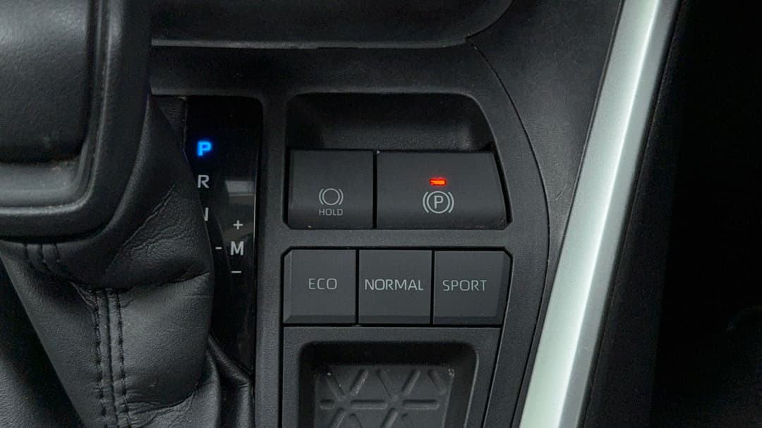 2022 Toyota RAV4 Gx (2WD), Automatic, 146536 km, Handbrake