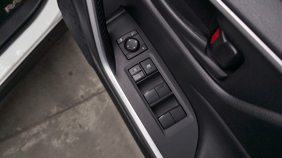 2022 Toyota RAV4 Gx (2WD), Automatic, 146536 km, Drivers Side Door Panel Controls