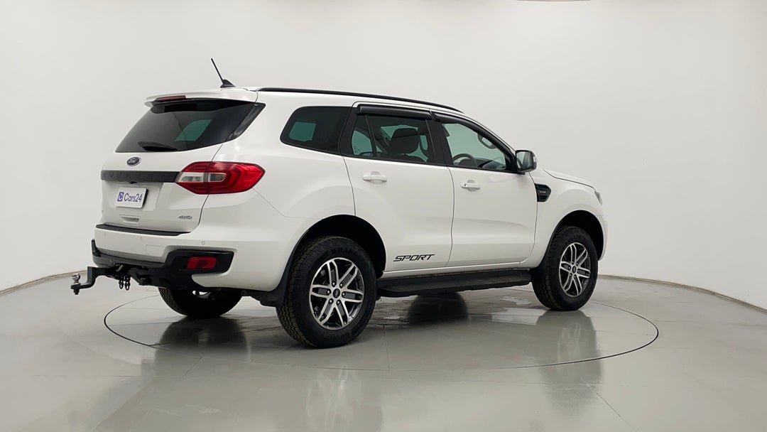 Right Back Diagonal (45- Degree) View