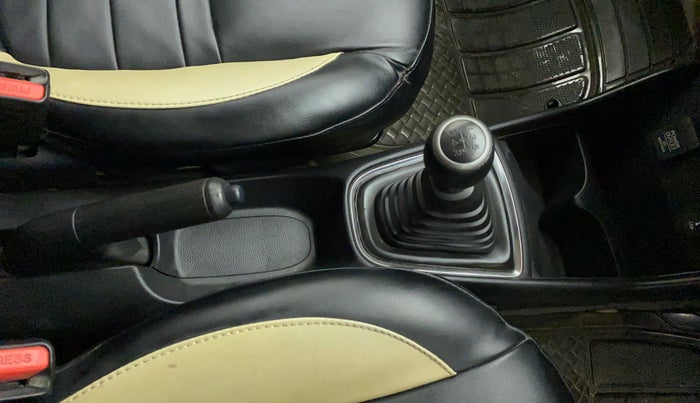 2019 Honda Amaze 1.2L I-VTEC S, Petrol, Manual, 61,996 km, Flooring - Central console trim minor damage