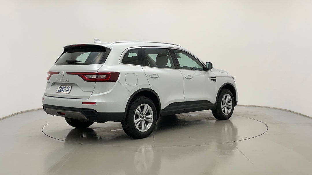 Right Back Diagonal (45- Degree) View