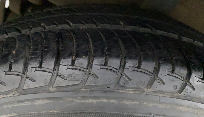 2017 Maruti Celerio ZXI D, CNG, Manual, 15,413 km, Right Rear Tyre Tread