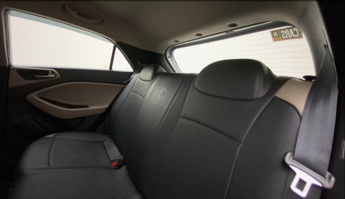 2017 Hyundai Elite i20 ASTA 1.2, Petrol, Manual, 39,866 km, Right Side Rear Door Cabin