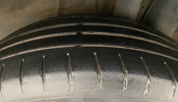 2017 Hyundai Elite i20 ASTA 1.2, Petrol, Manual, 39,866 km, Left Rear Tyre Tread
