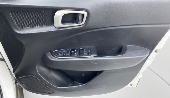 2019 Hyundai VENUE SX 1.0 TURBO, Petrol, Manual, 55,752 km, Driver Side Door Panels Control