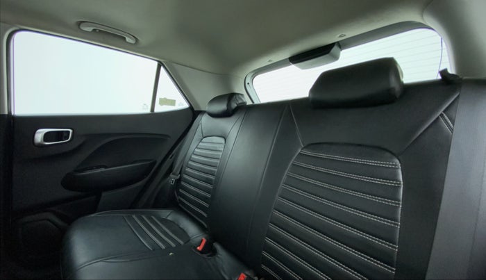 2019 Hyundai VENUE SX 1.0 TURBO, Petrol, Manual, 55,752 km, Right Side Rear Door Cabin