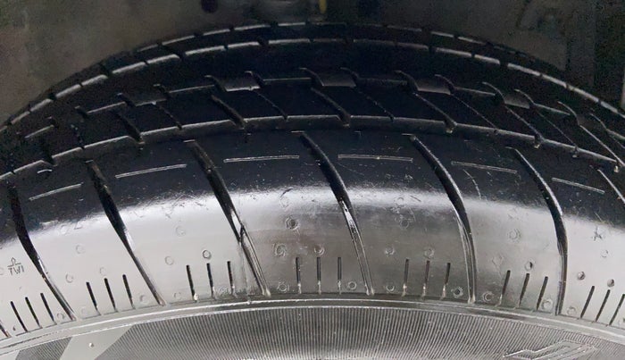 2016 Maruti Ertiga VDI SHVS, Diesel, Manual, 1,30,674 km, Right Front Tyre Tread